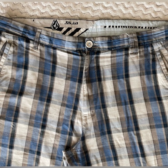 Men's Volcom Guilford Blue Plaid 5 pocket Skater Shorts Chino Shorts size 38 - Picture 3 of 8